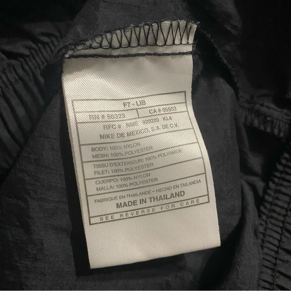 Vintage Nike White Tag Black Hooded Zip Up Windbreaker Jacket - Picture 6 of 6